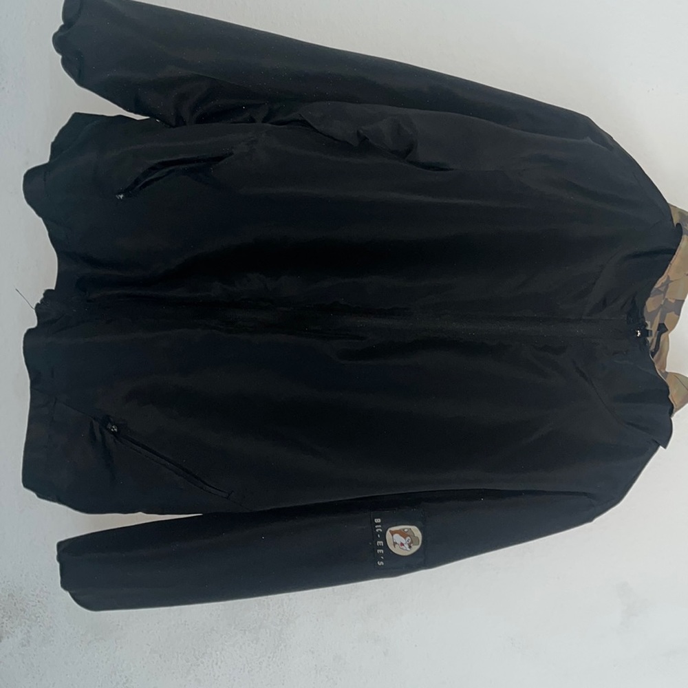 A bucees windbreaker